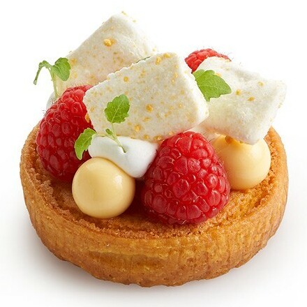 Bordalou Basic with raspberries and passion fruit